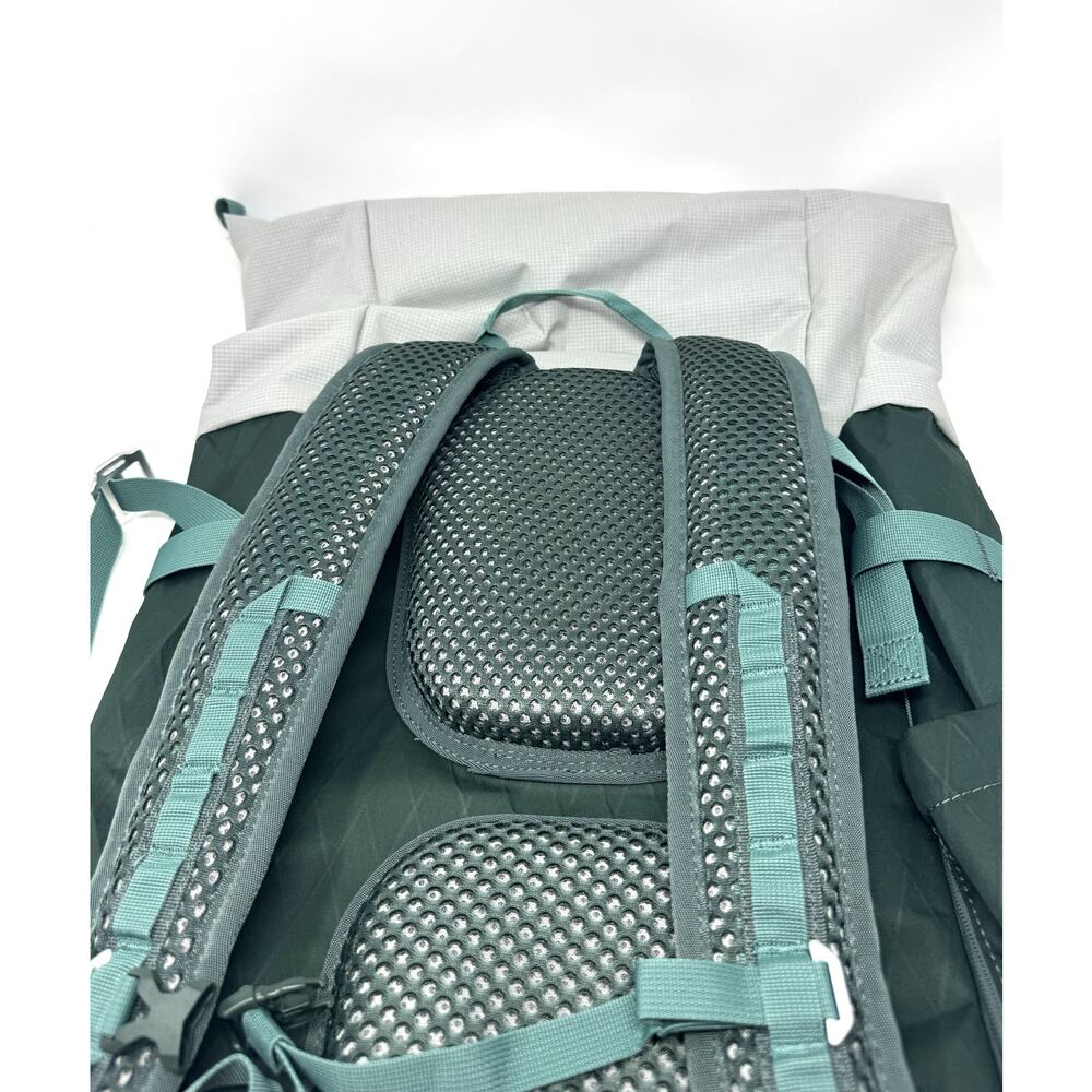 Nike ACG Aysén Hiking Backpack (32L), Vintage Green, 26" H × 11" W x7 D - Picture 3 of 3